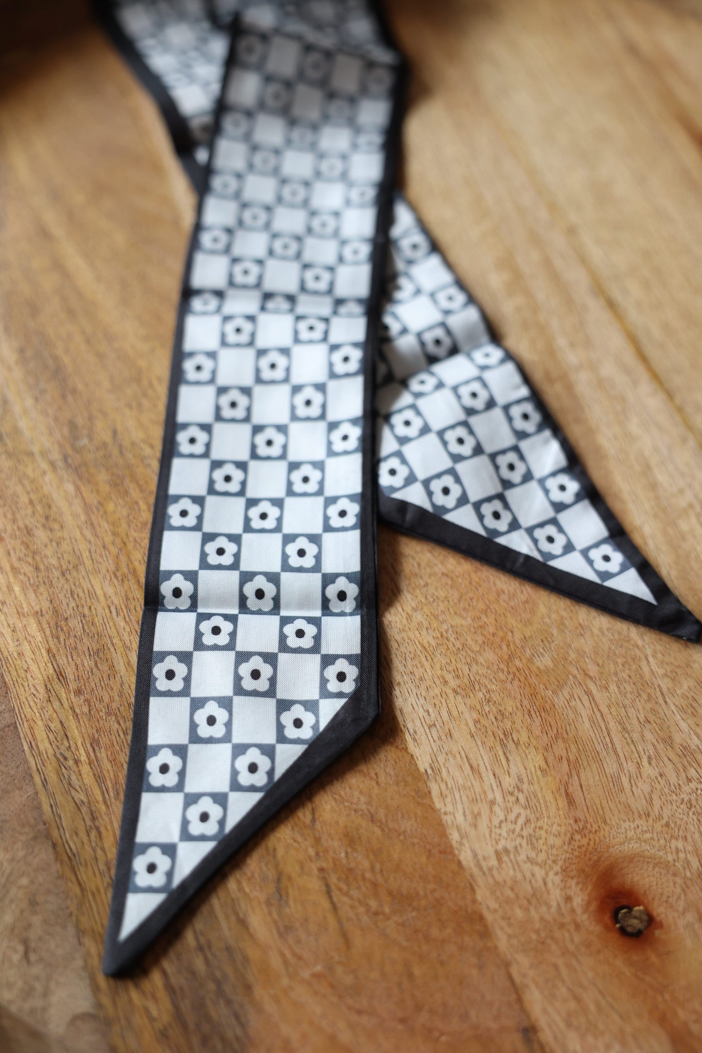 Black Flower Checker Twilly