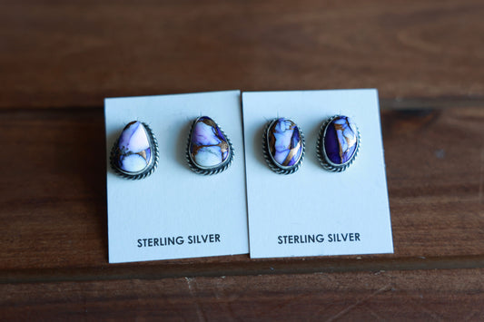 Lavender Dahlia Stud