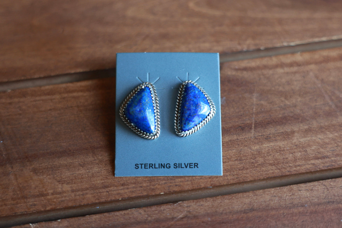 Lapis stud