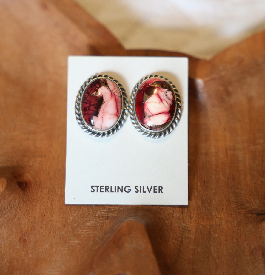 Ava Studs