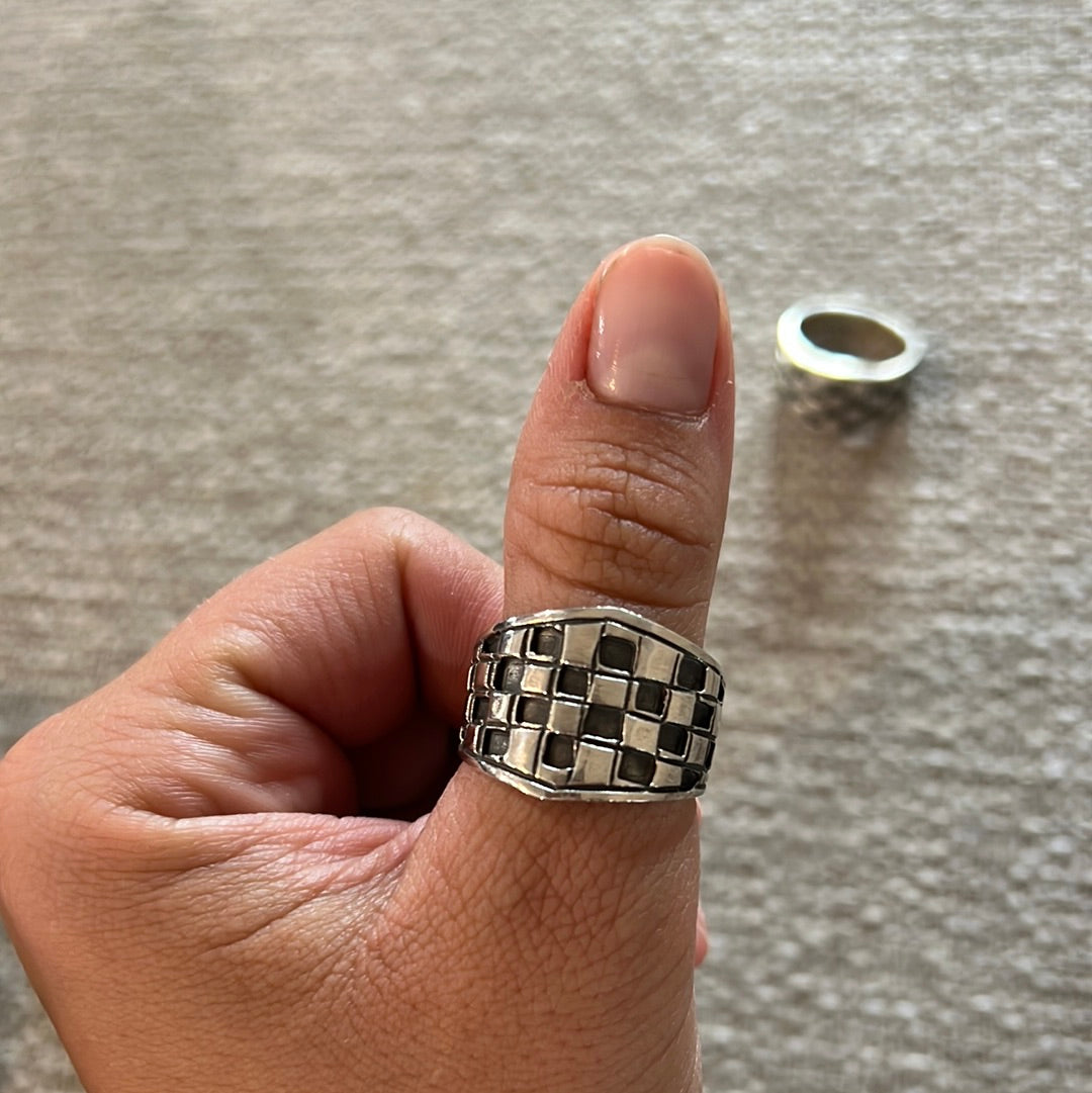 Checker Ring